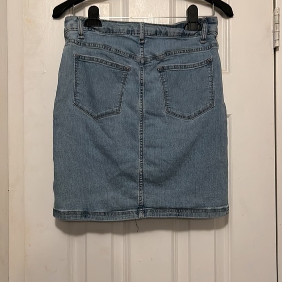 Lee skirt - Picture 3 of 4